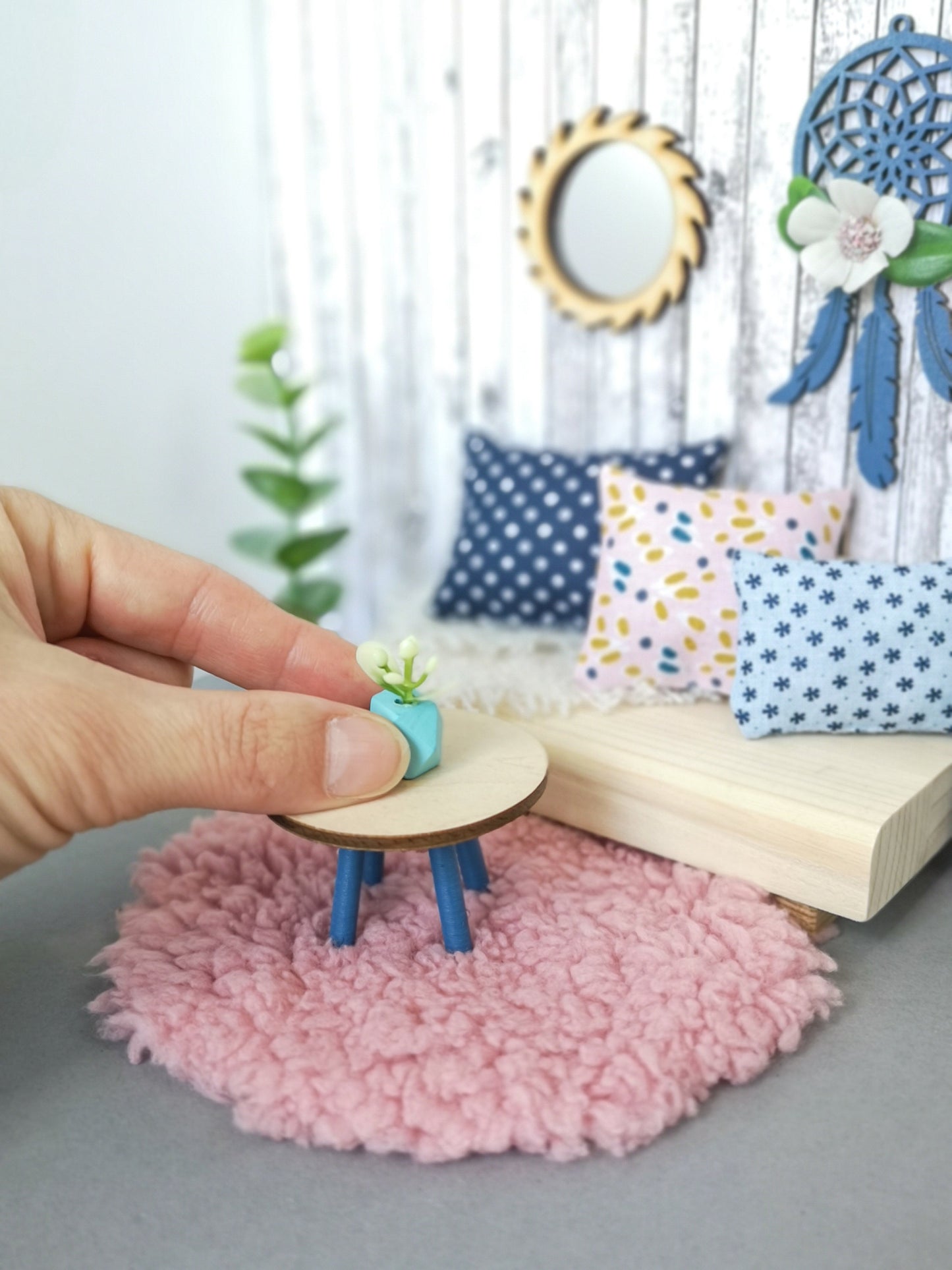 Miniature round rug, Dollhouse decoration, modern miniature carpet, 1:12 scale