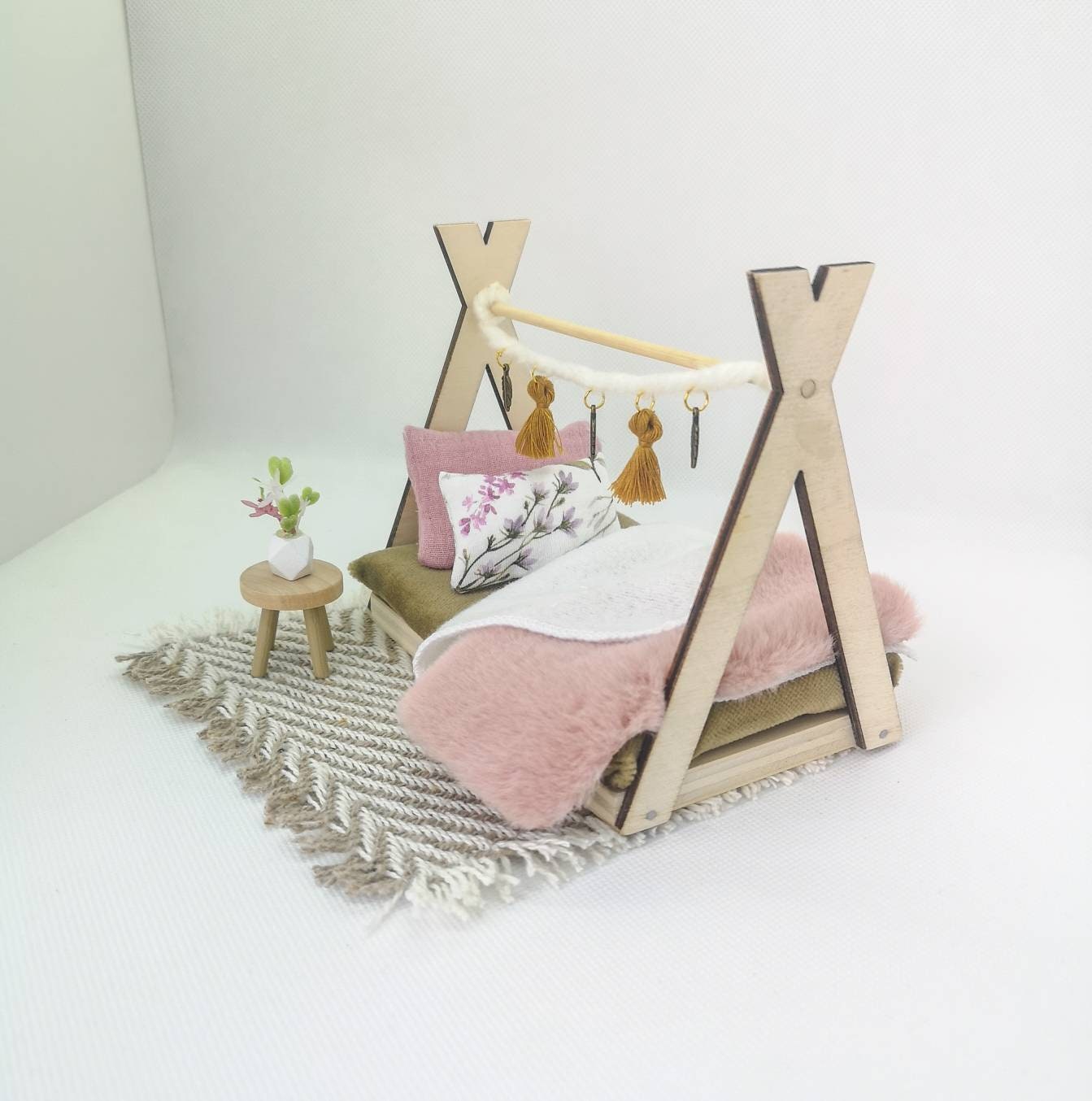 Dolhouse miniature 1:12 scale furniture / Blush/ kids room / bed / maileg mouse / wooden furniture