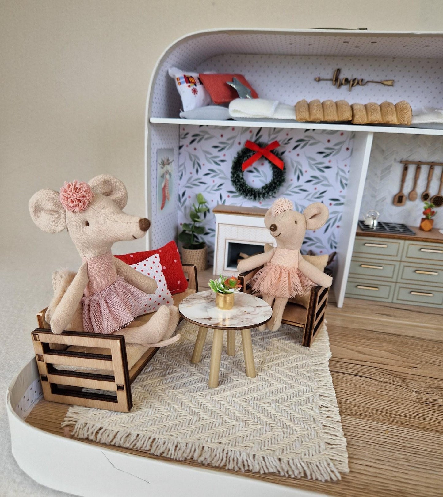 The Christmas Spirit – Large Suitcase Dollhouse