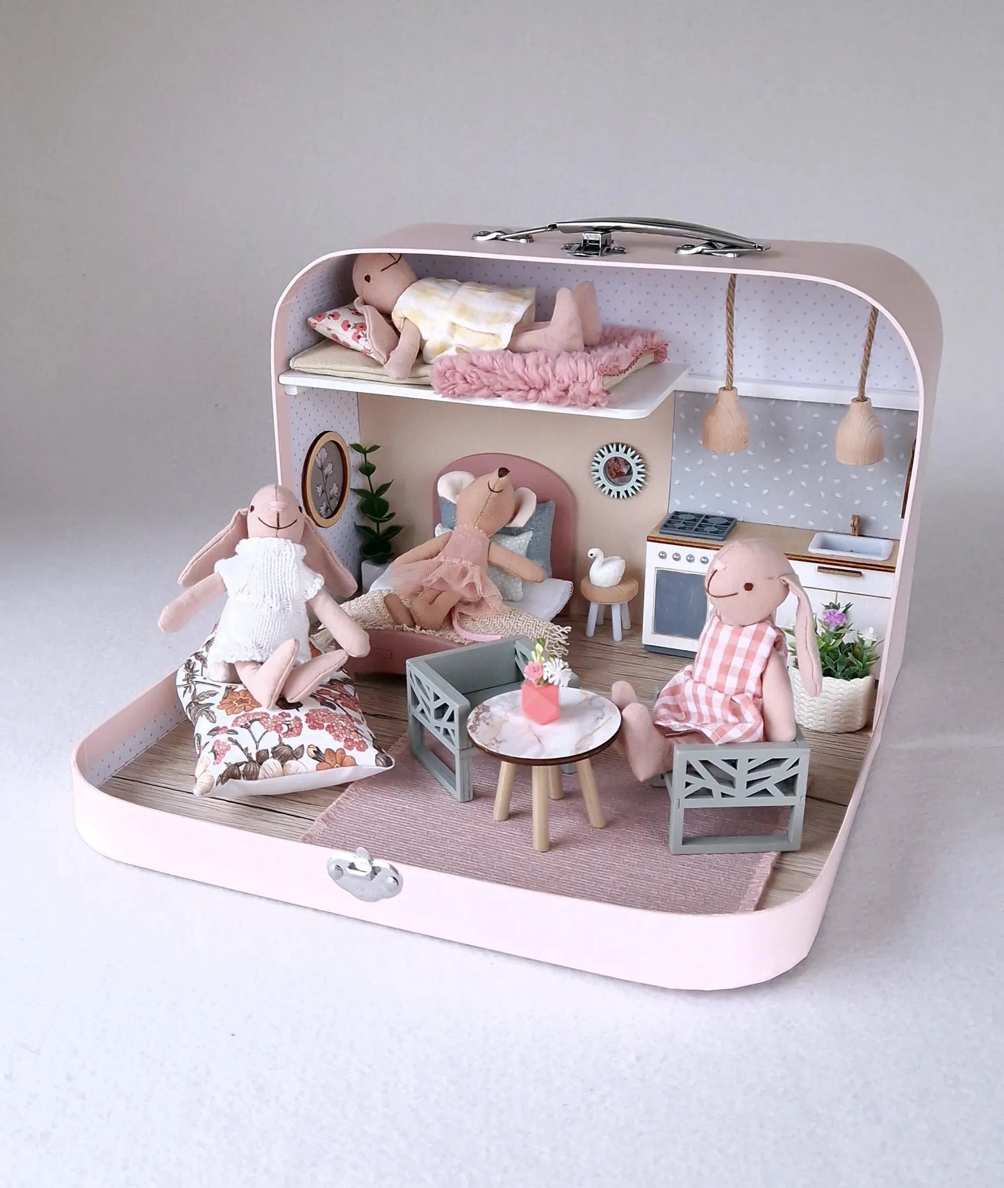 Pastel Bloom – Medium Suitcase Dollhouse– Medium Suitcase Dollhouse