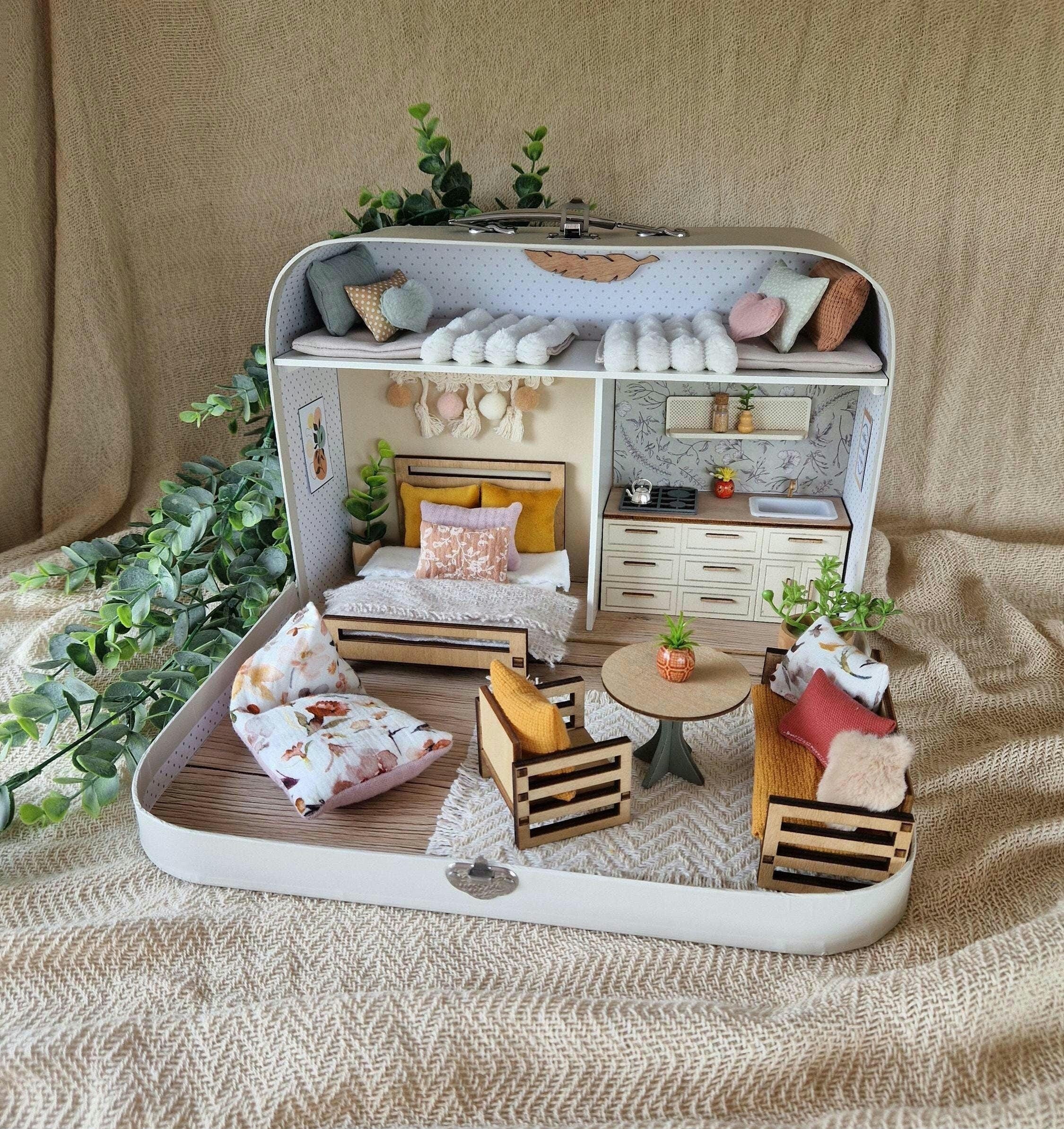 Suitcase dollhouse shop