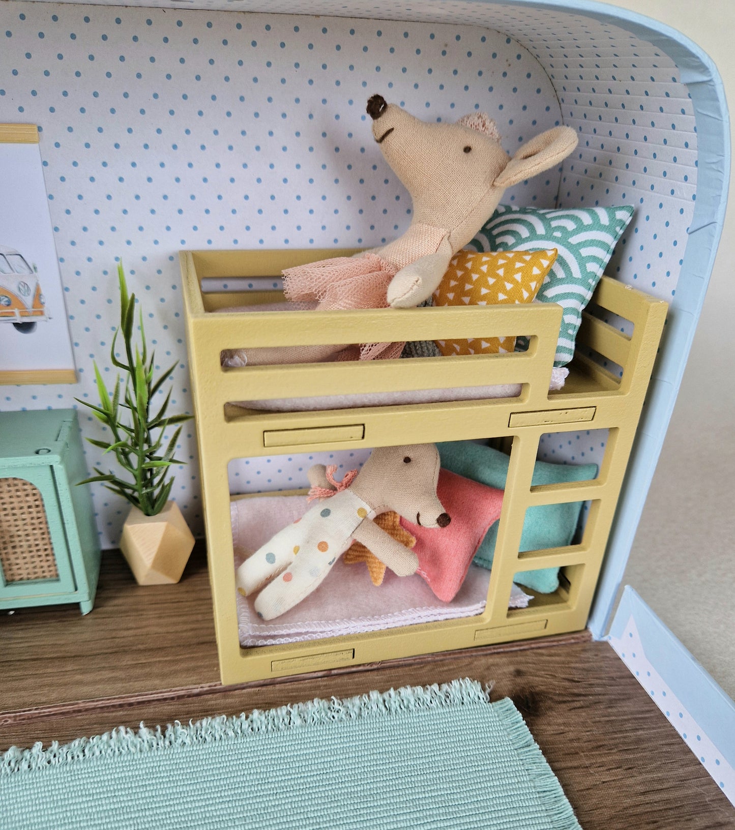 Small Dollhouse in a Suitcase , Dollhouse, Miniature furniture, 1:12 scale, Maileg mouse house