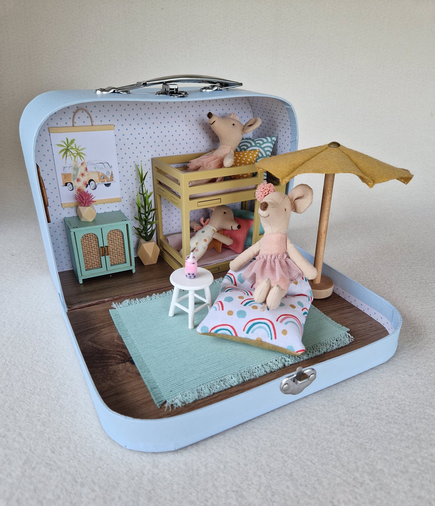 Small Dollhouse in a Suitcase , Dollhouse, Miniature furniture, 1:12 scale, Maileg mouse house