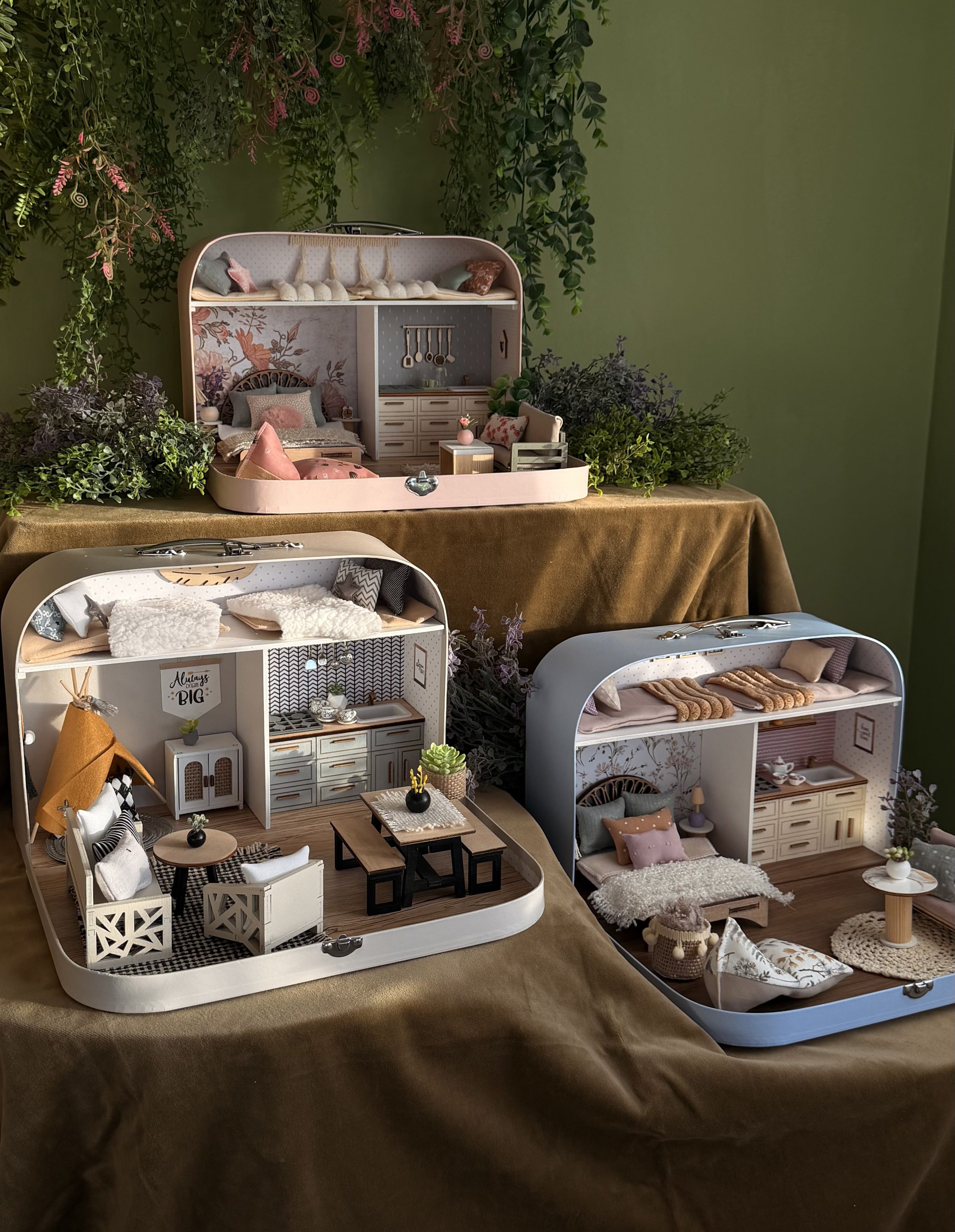 The Sleepover Suite – Large Suitcase Dollhouse