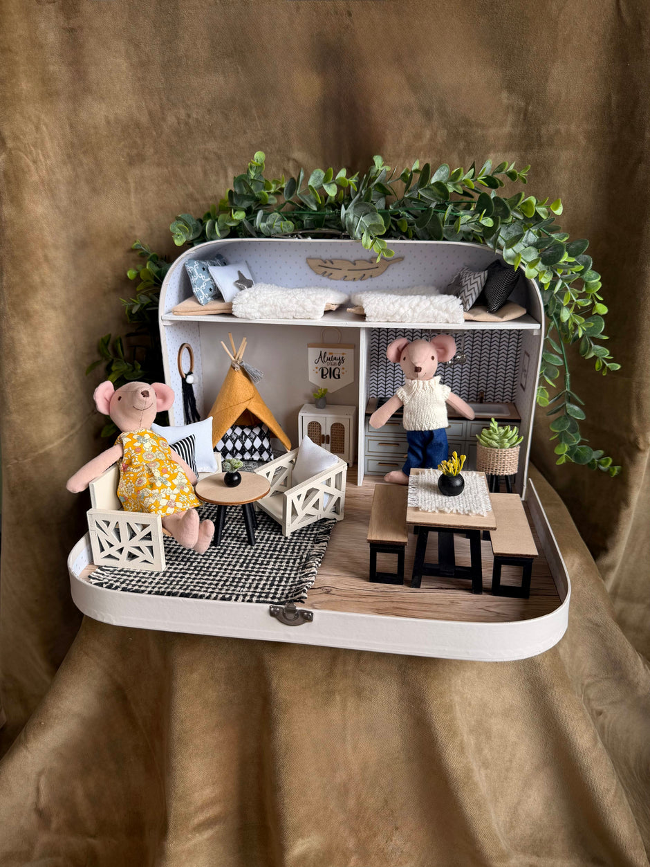 The Sleepover Suite – Large Suitcase Dollhouse