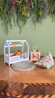 Dolhouse Miniatur-Kinderzimmermöbel im Maßstab 1:12, Soft Latte & Peach Set, Miniaturbett, Sitzsack (perfekt für die Maus Maileg)