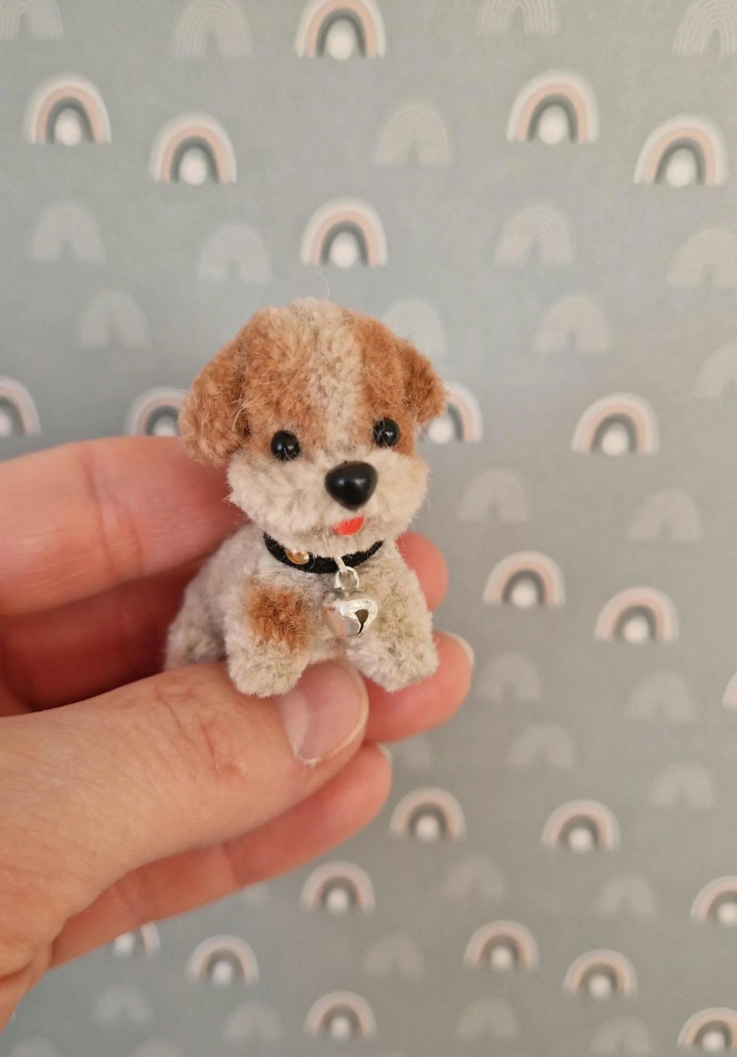 Miniature Dogbed with Tiny Plush Dog – Dollhouse pets, miniature dog accessories