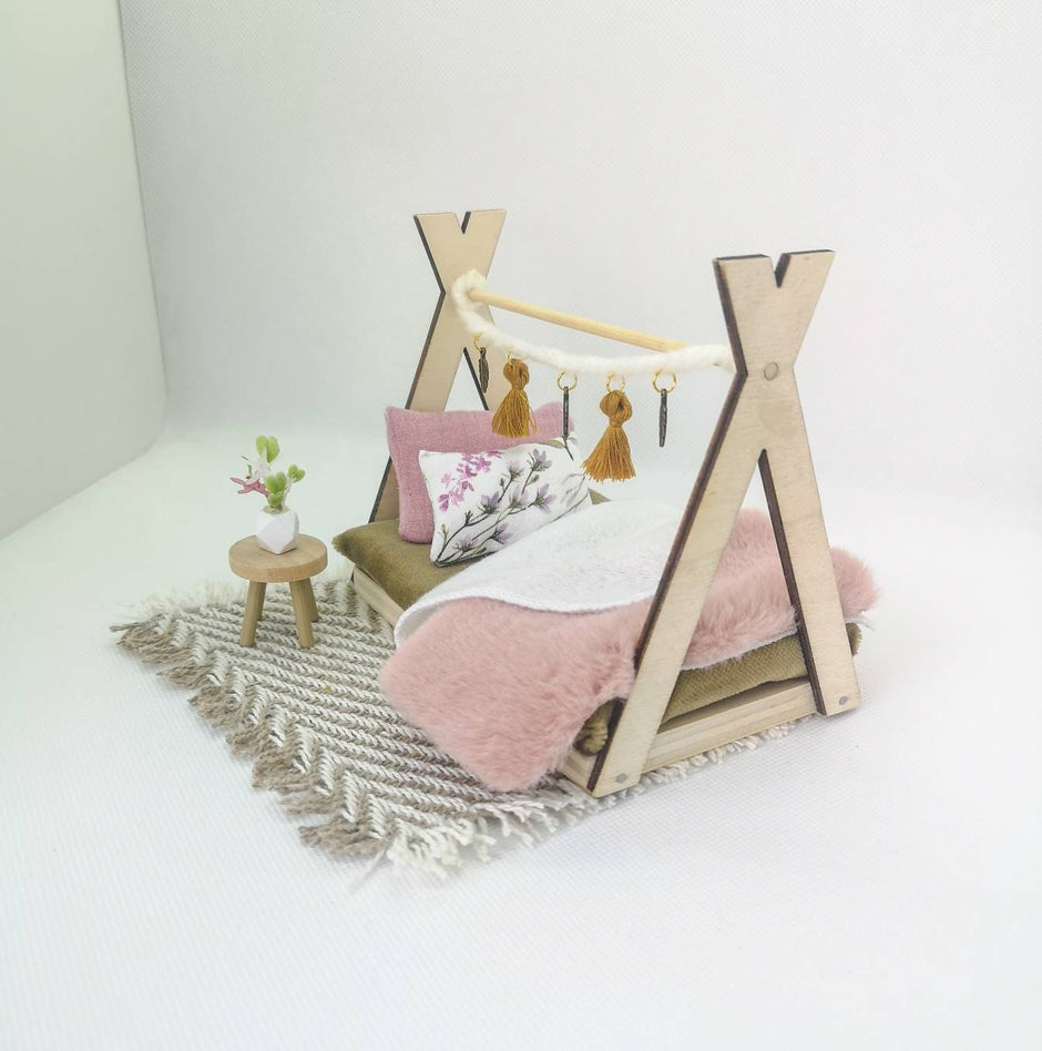 Dolhouse miniature 1:12 scale furniture / Blush/ kids room / bed / maileg mouse / wooden furniture