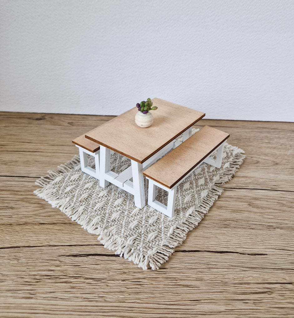 Miniatur-Essgruppe im Maßstab 1:12, Weiß und Holz, moderne Miniatur-Puppenhausmöbel (perfekt für Ikea-Puppenhäuser)