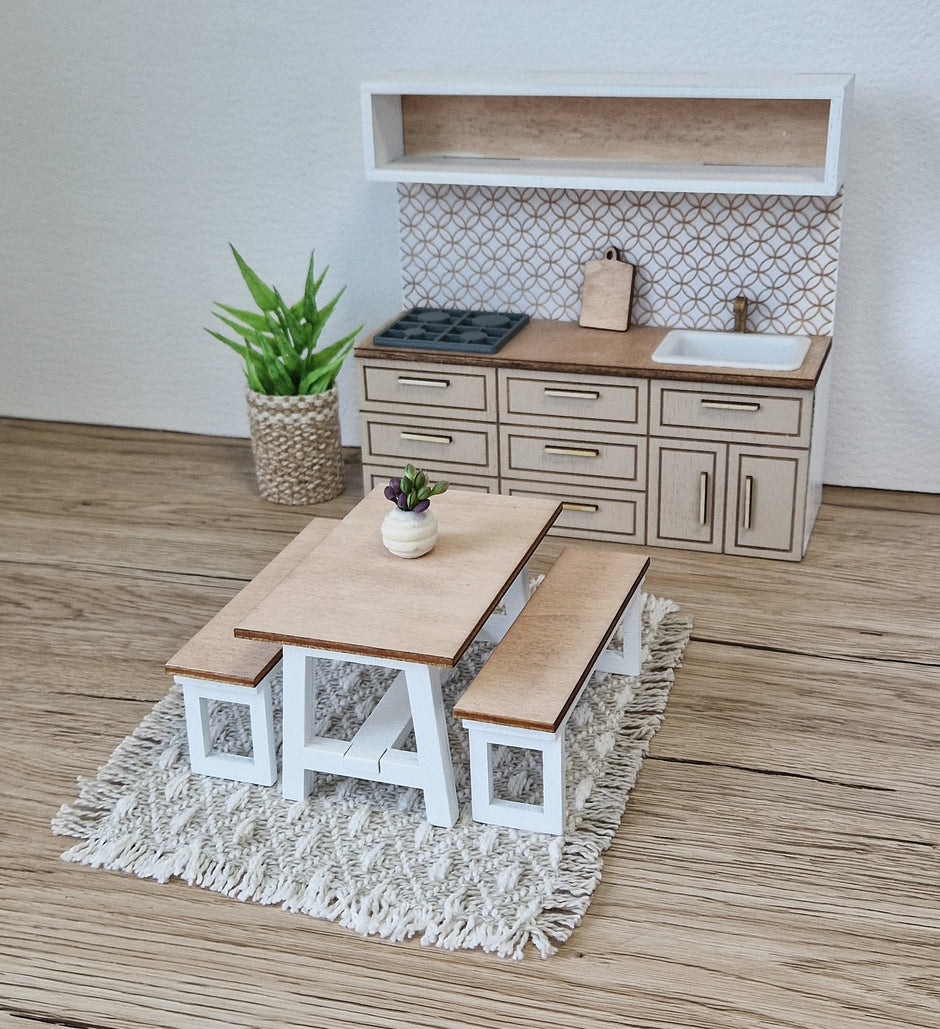 Miniatur-Essgruppe im Maßstab 1:12, Weiß und Holz, moderne Miniatur-Puppenhausmöbel (perfekt für Ikea-Puppenhäuser)