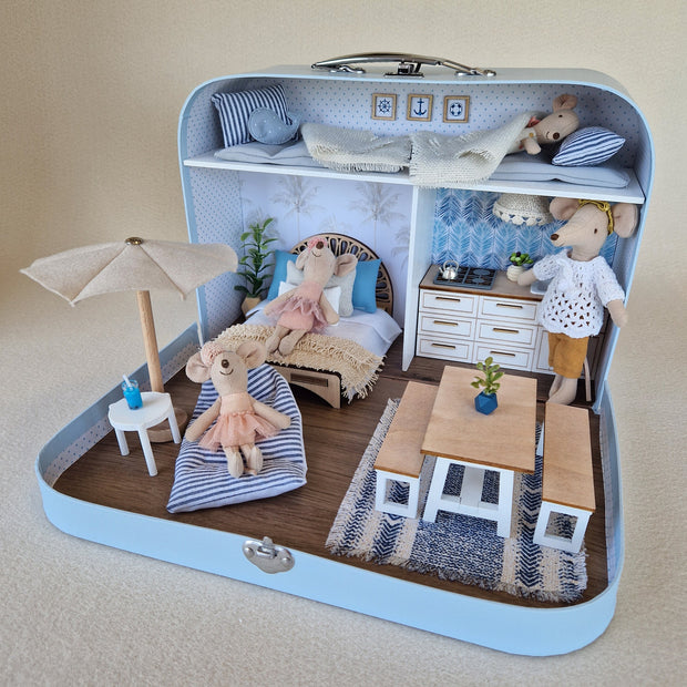 Coastal Breeze – Großes Koffer-Puppenhaus
