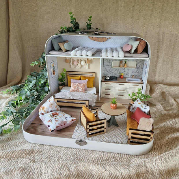 Sunny Horizon – Large Suitcase Dollhouse