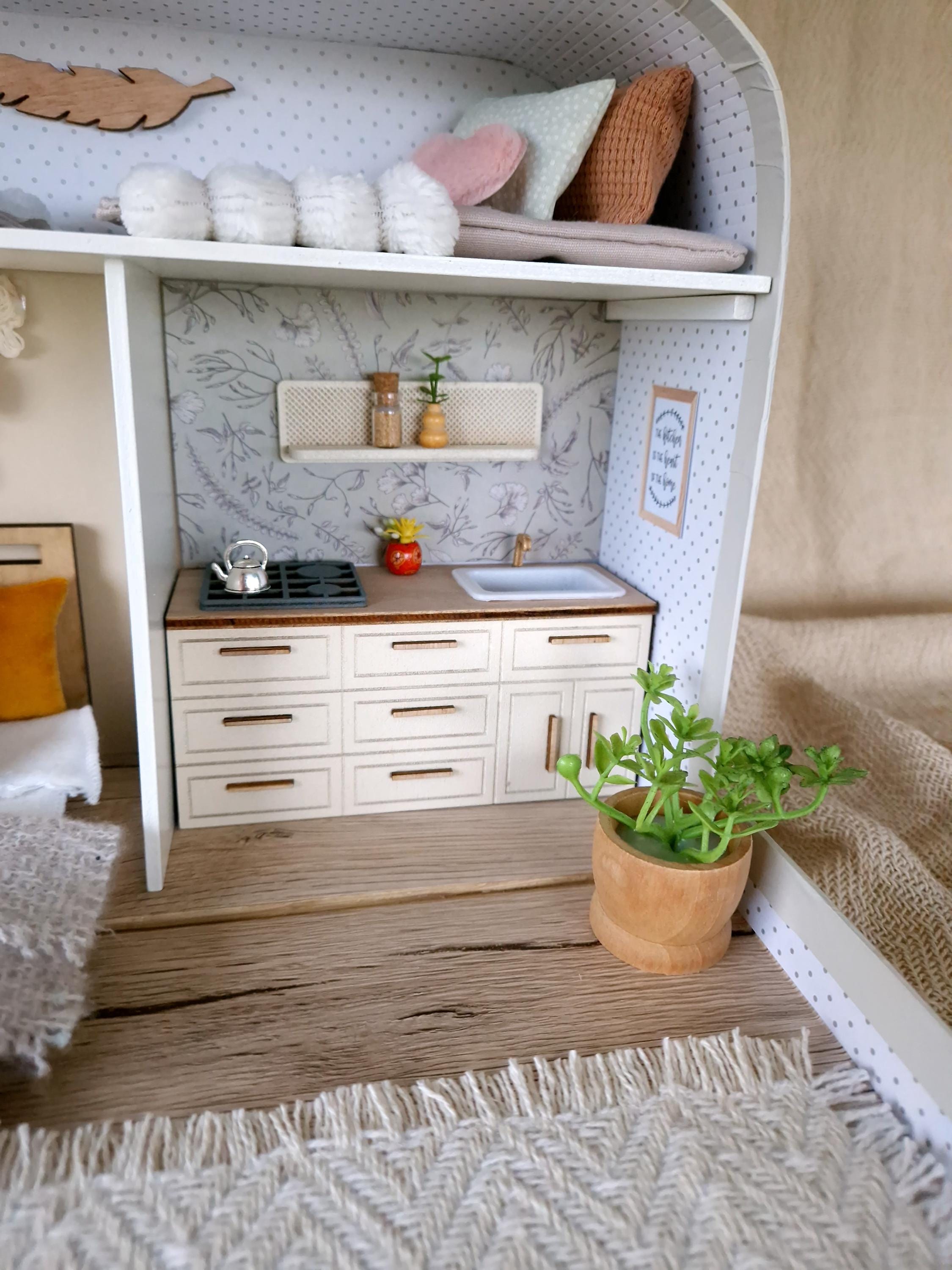 Sunny Horizon – Large Suitcase Dollhouse