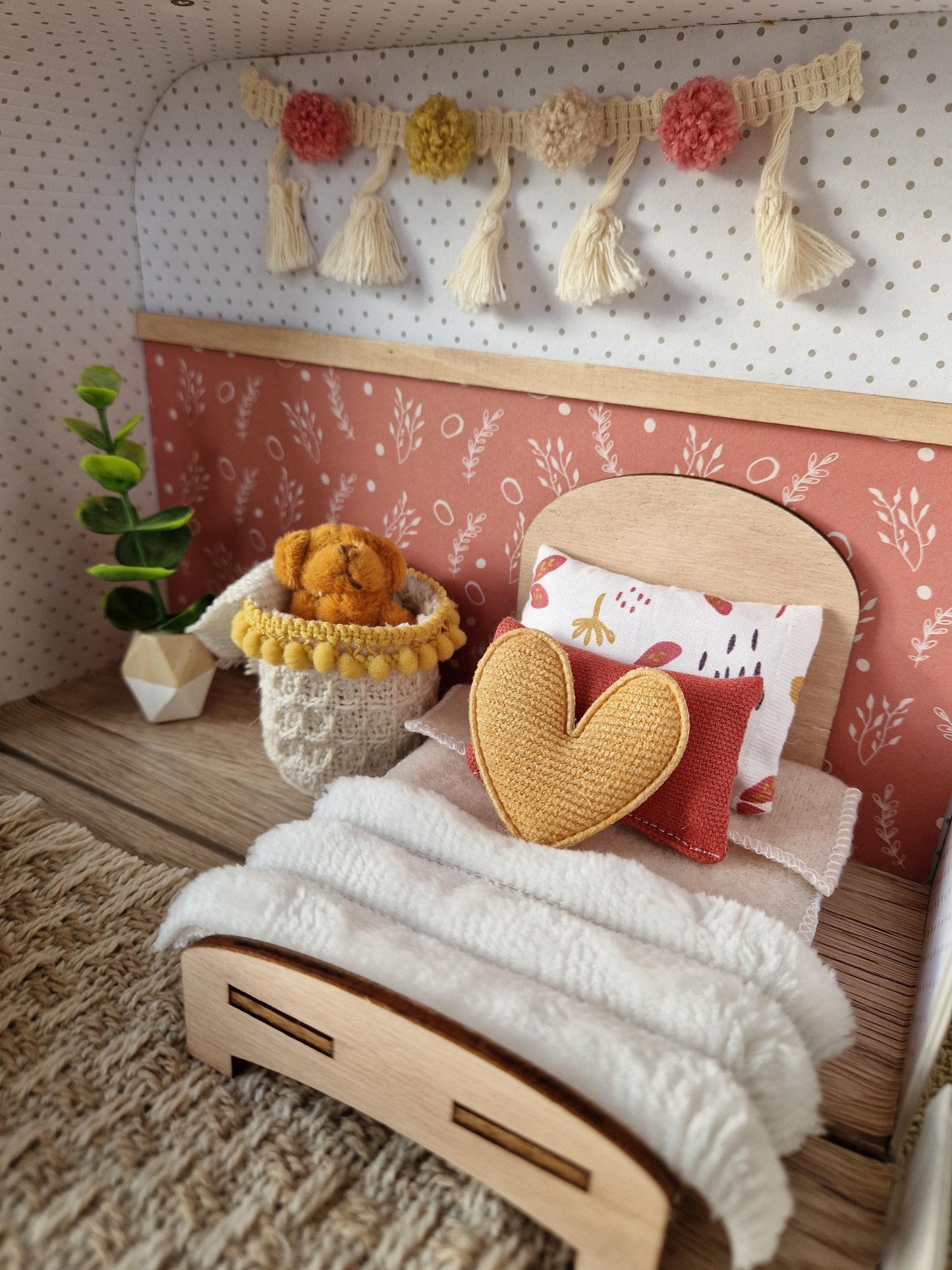 Small Dollhouse in a Suitcase , Cozy Pink, Dollhouse, Miniature furniture, 1:12 scale, Maileg mouse house