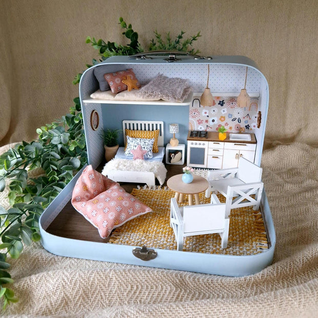 Spring Blossom – Medium Suitcase Dollhouse