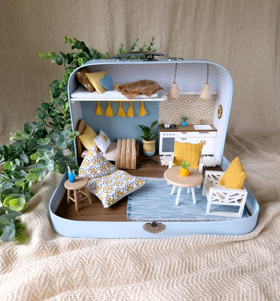 Daydreams & Sunshine – Medium Suitcase Dollhouse
