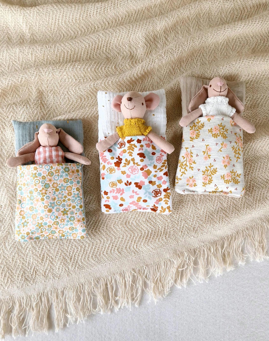 Soft Fabric Sleeping Bag – Vintage Flowers, 1:12 Scale