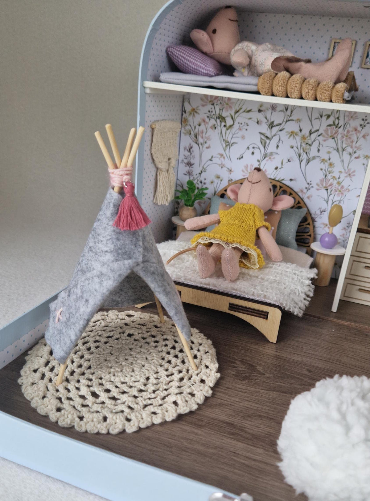 Miniature Felt Teepee, handmade 1:12 miniature – photo 7