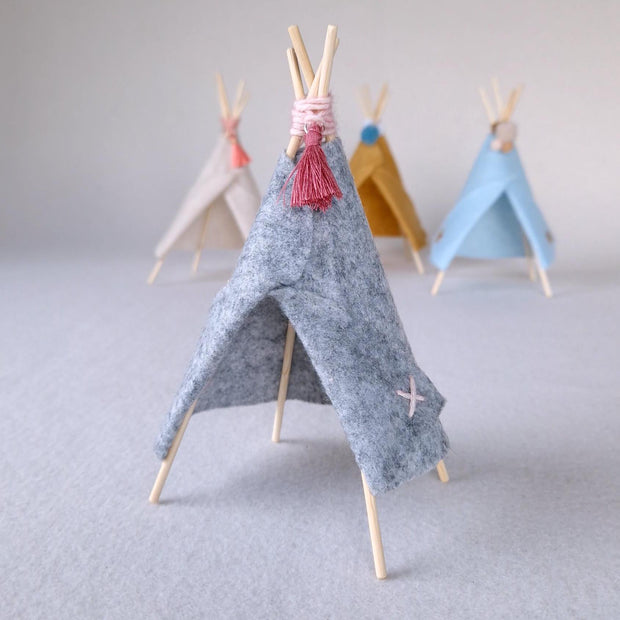 Miniature Felt Teepee, handmade 1:12 miniature – photo 2