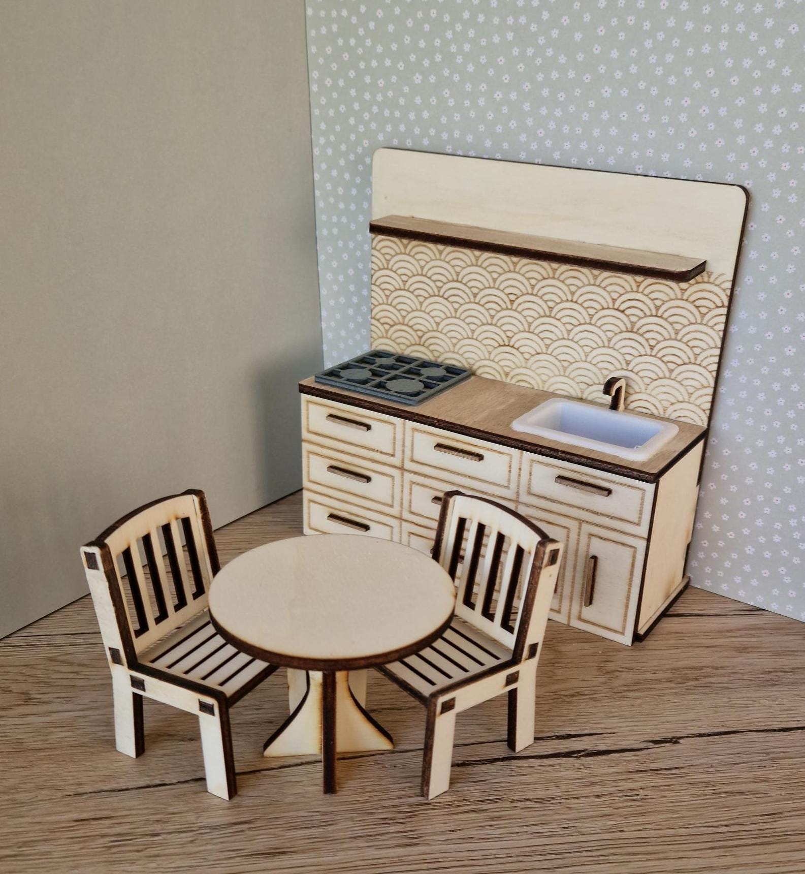 Miniaturküchenset zum Selberbauen – Holzmöbel für Maileg & Puppen