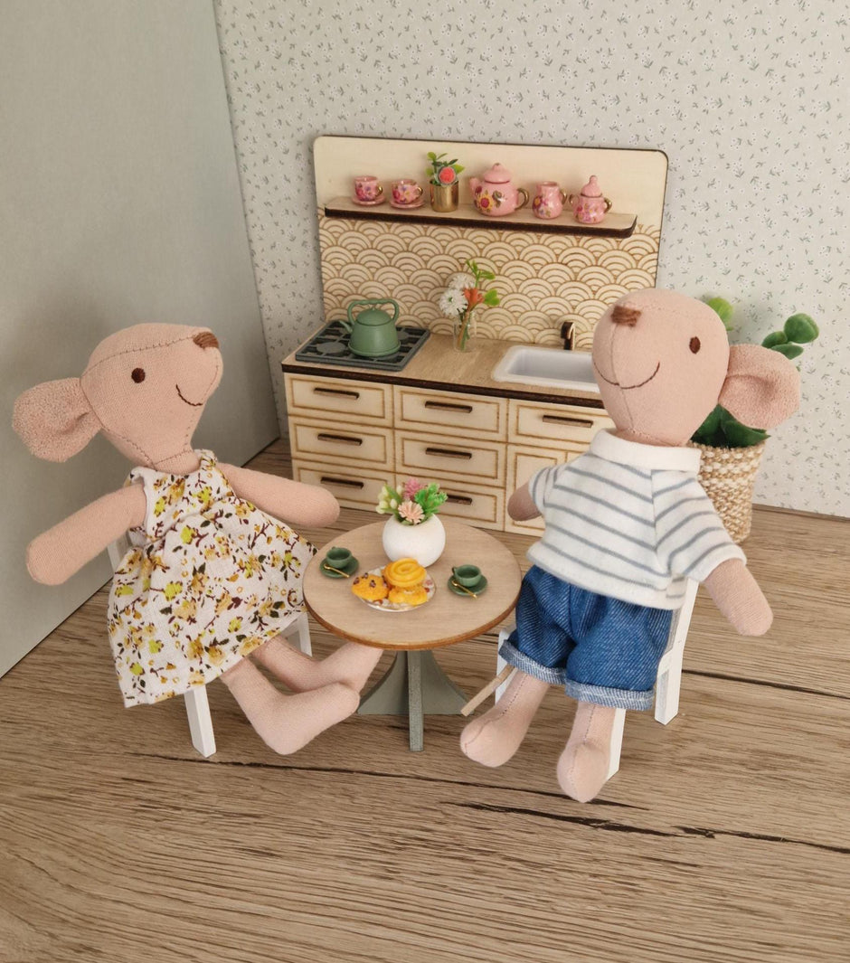 DIY-Miniatur-Essgruppe – Stuhl- und Tisch-Duo
