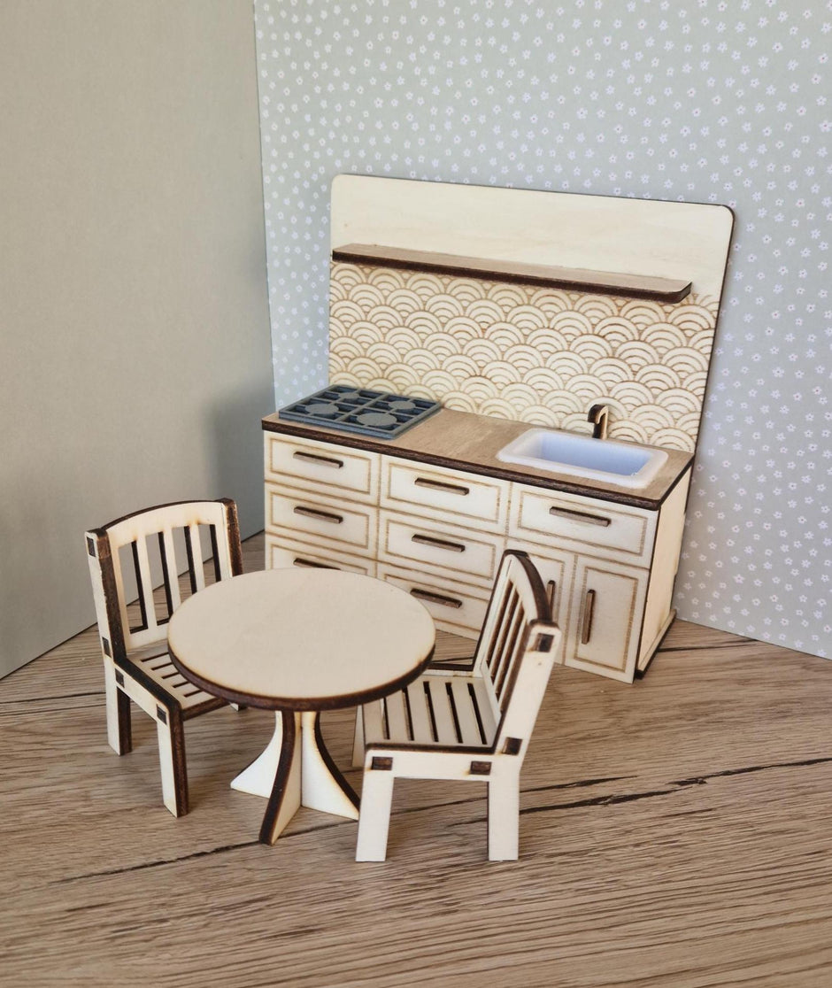 DIY-Miniatur-Essgruppe – Stuhl- und Tisch-Duo