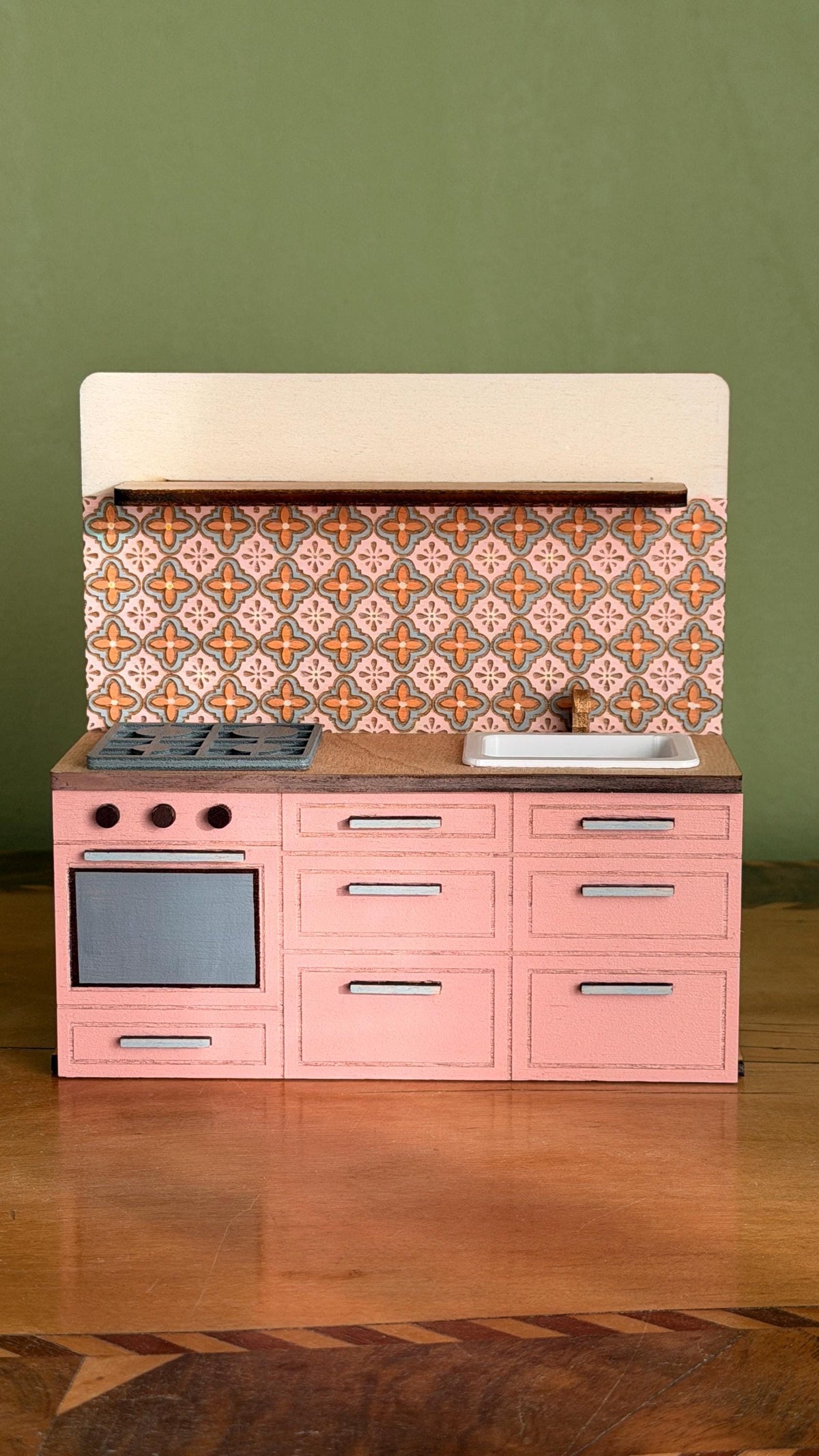 Miniature Kitchen with Hand-Painted Backsplash – Pink, handmade 1:12 miniature – photo 6