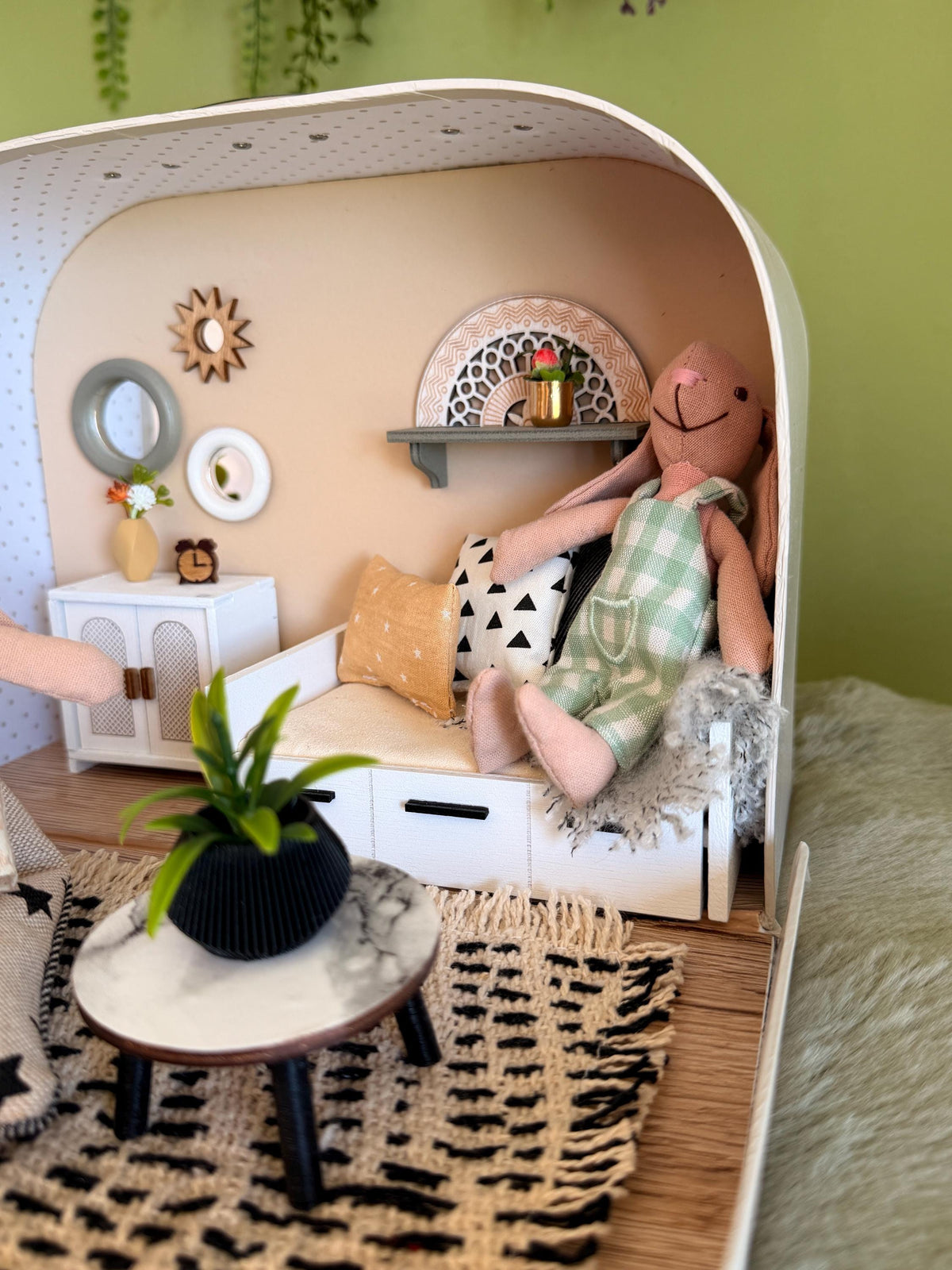 Scandinavian House – Puppenhaus im kleinen Koffer – Foto 10