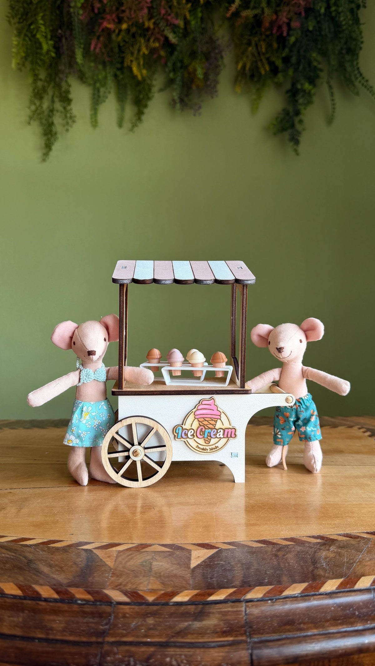 Miniature Ice Cream Cart, handmade 1:12 miniature