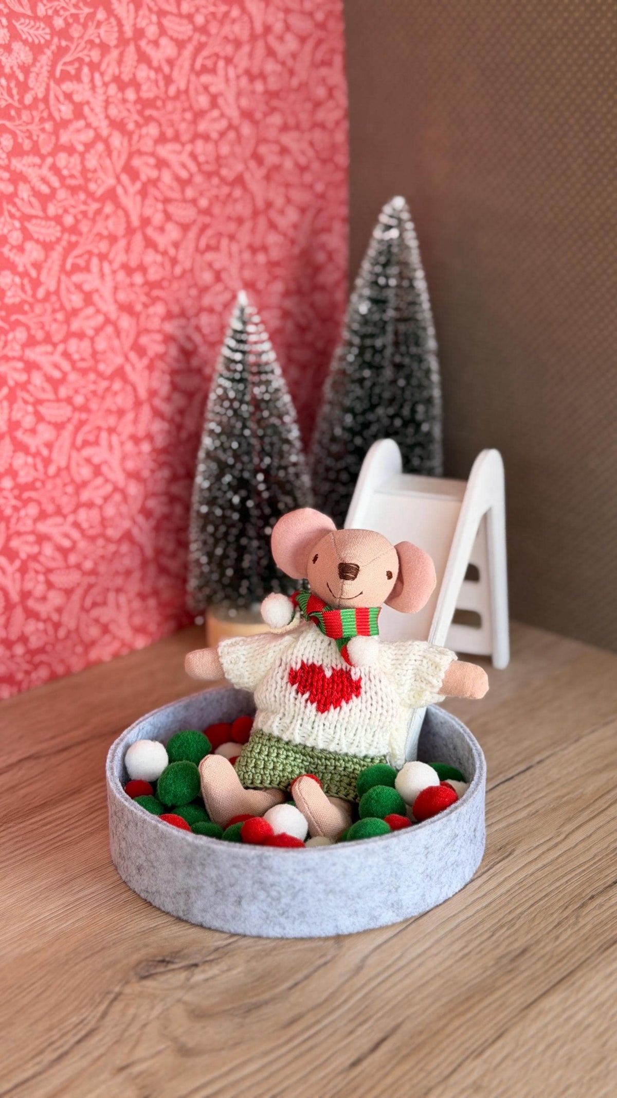 Christmas Slide Set – Miniature Slide with Pom-Pom Ball Pit – photo 6